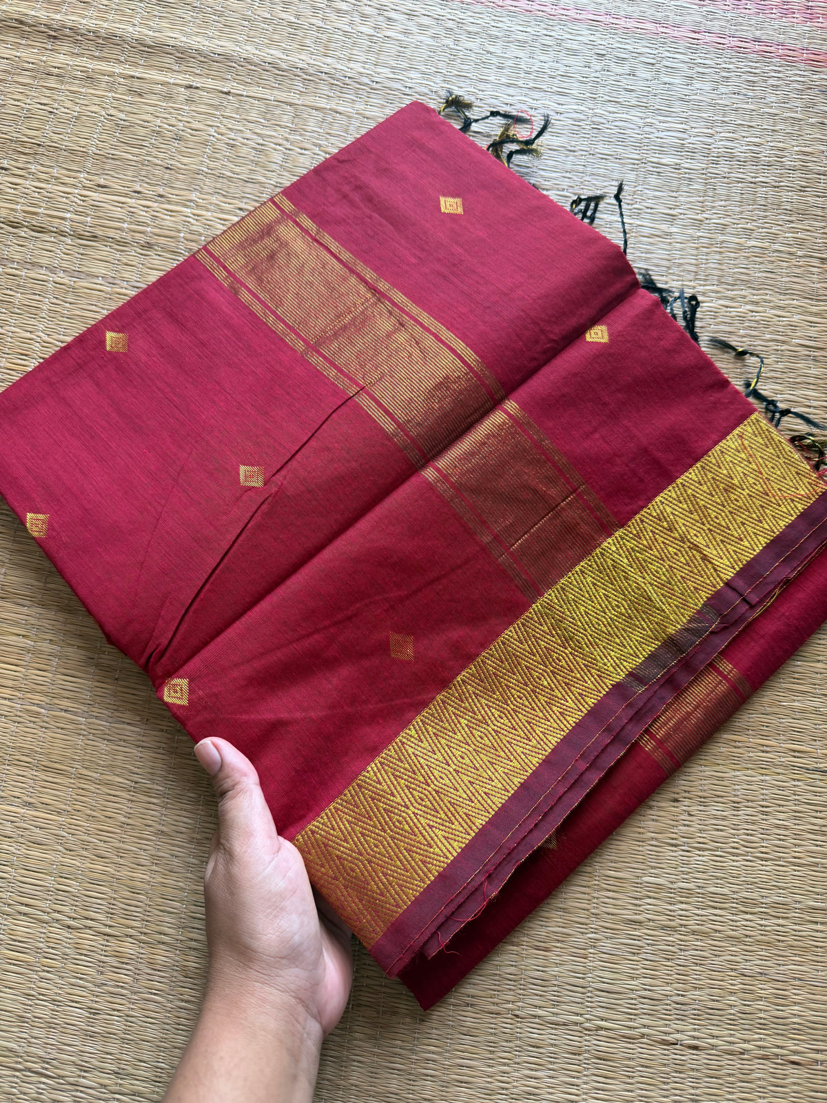 RF238 Reddish Maroon Monotone Maheswari Semi Silk Cotton Saree with rich gold Zari border