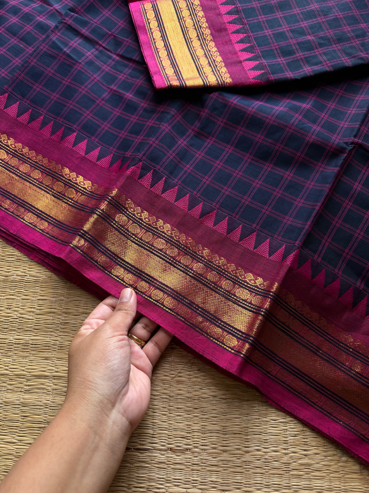 RF1259 Navy blue ~ Vintage Kattam Kanchi Cotton saree