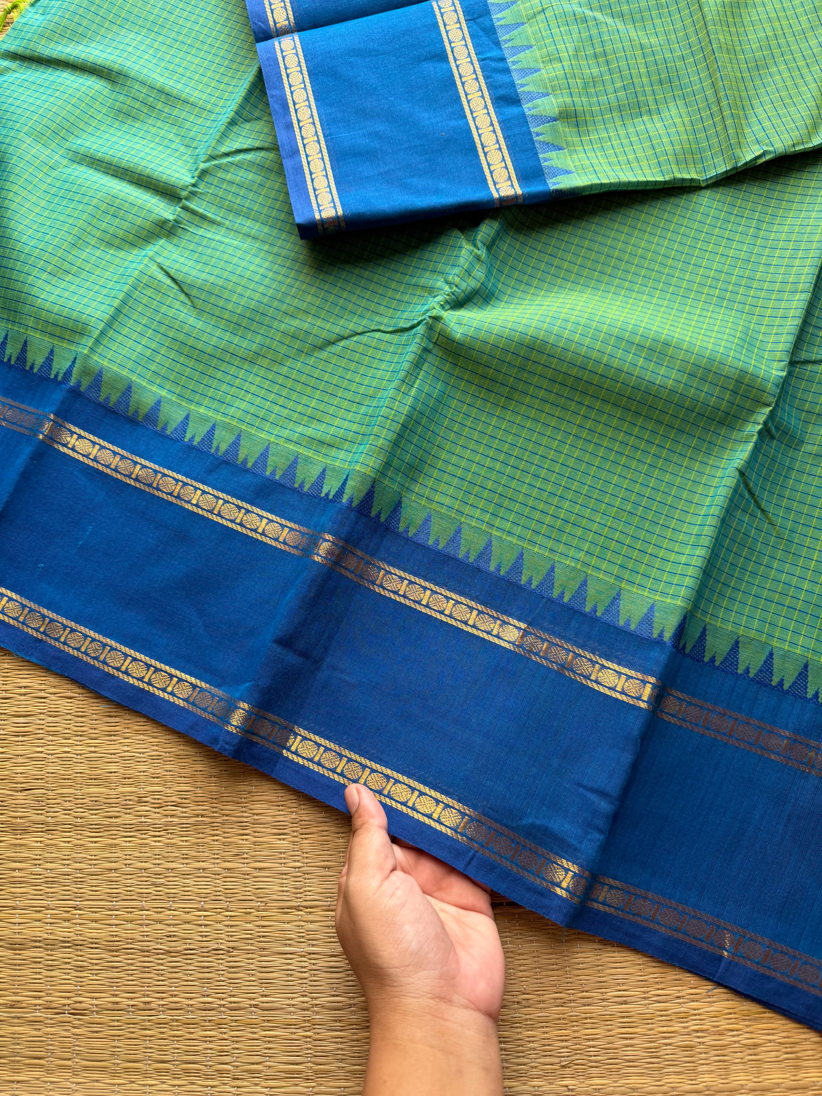 RF400 Dual tone sea green with contrast royal blue combination PodiKattam Kanchi Cotton saree with vintage Rettapet border