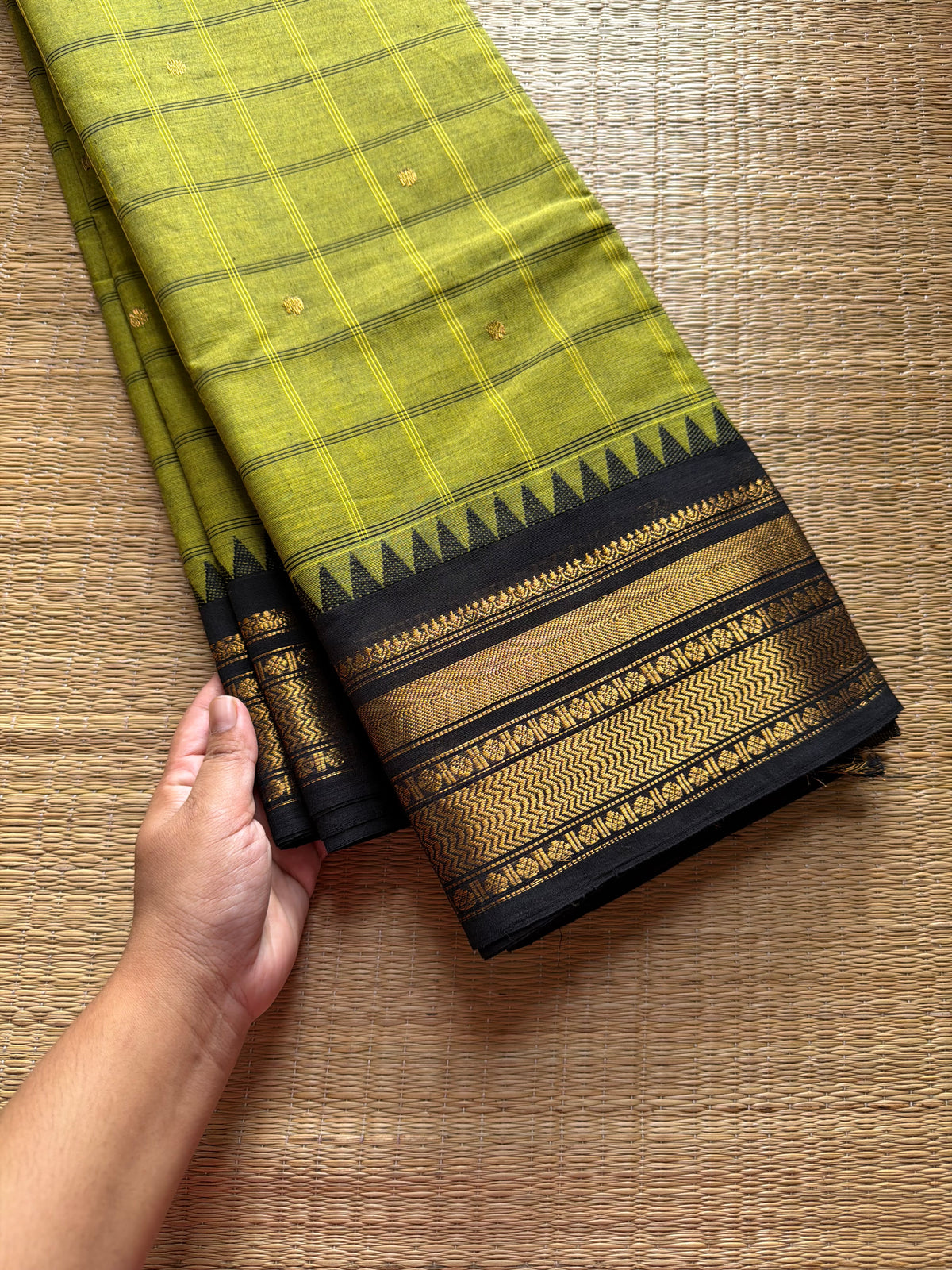 RF642 Green with black Kanchi cotton Kattam / checks pattern saree with hand made Zari butta
