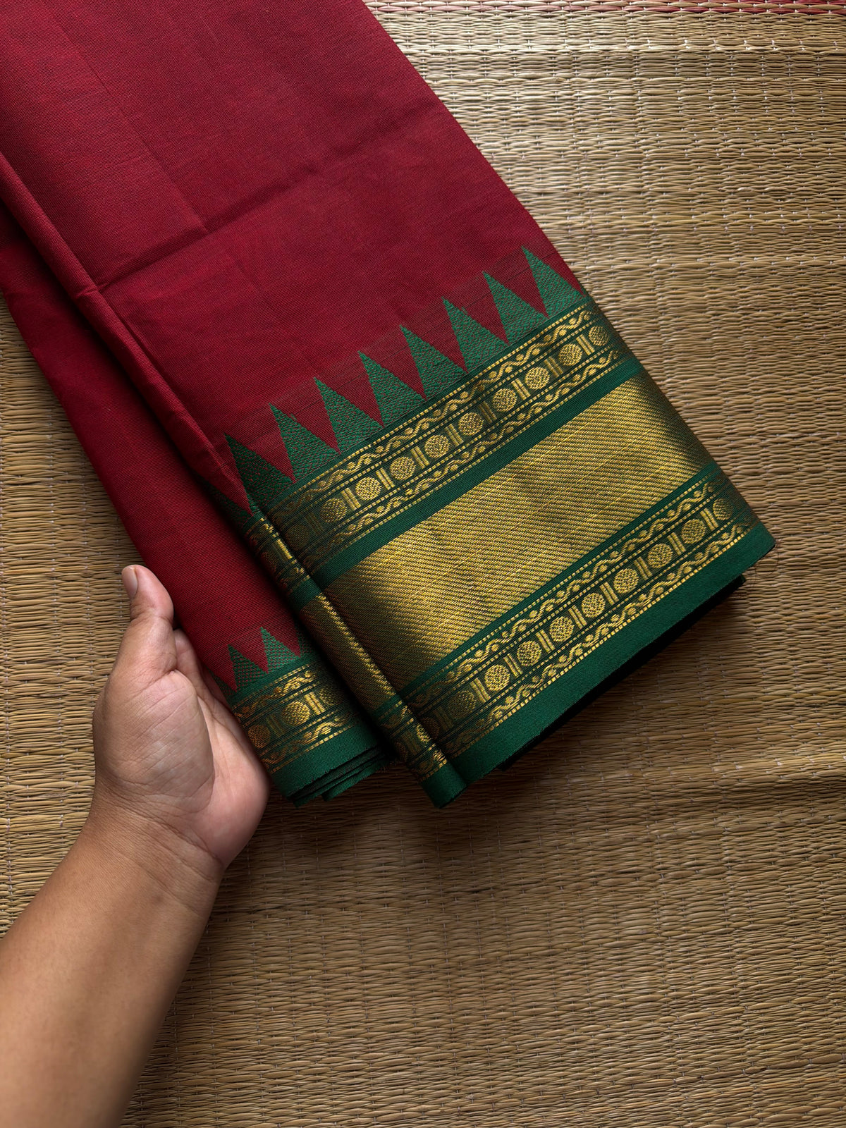 RF1021 Reddish maroon ~ Kanchi cotton saree with contrast green border