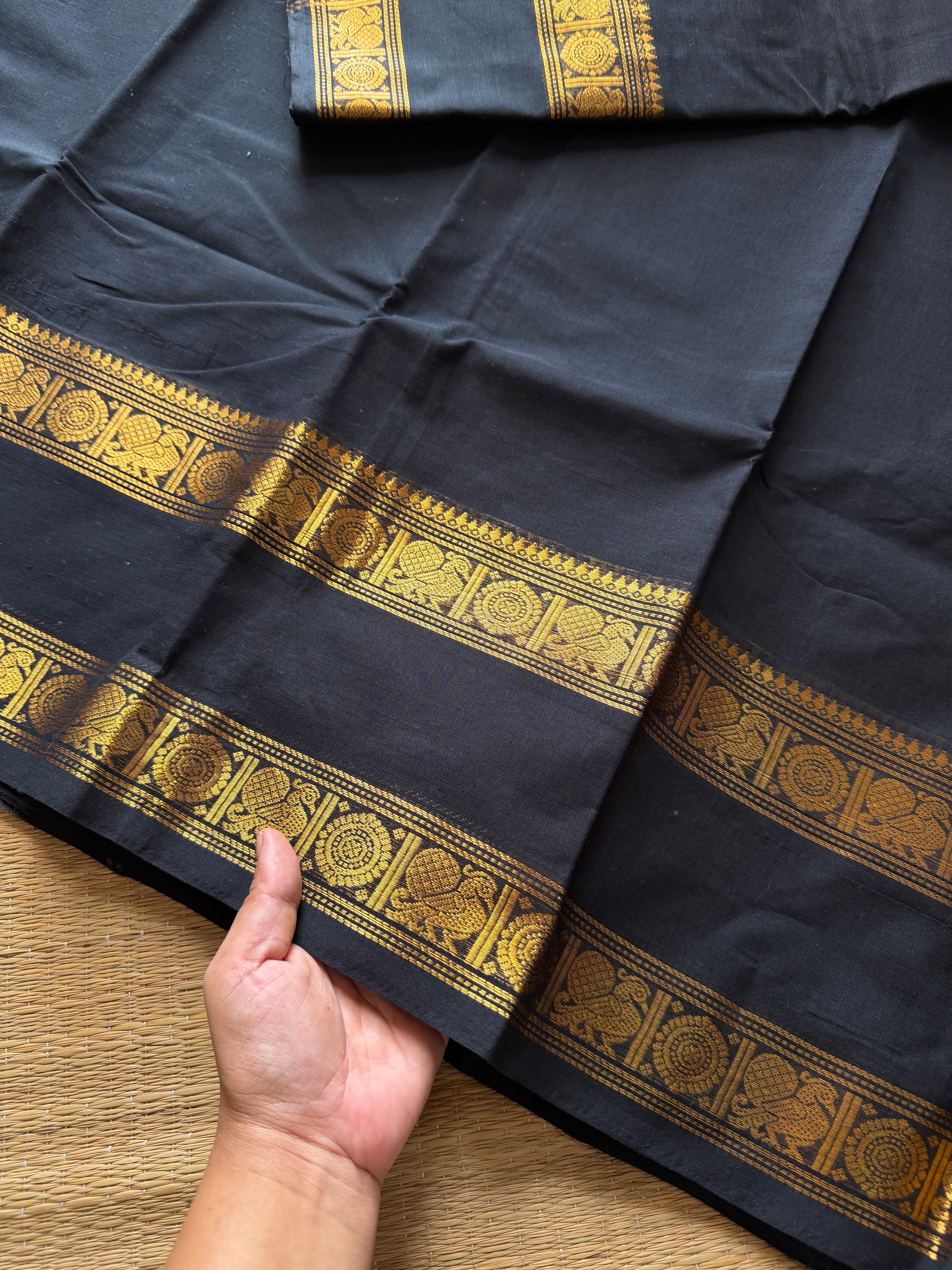 RF463 Monotone Black shade kachi cotton saree with Annam pattern gap gap / Rettapet border