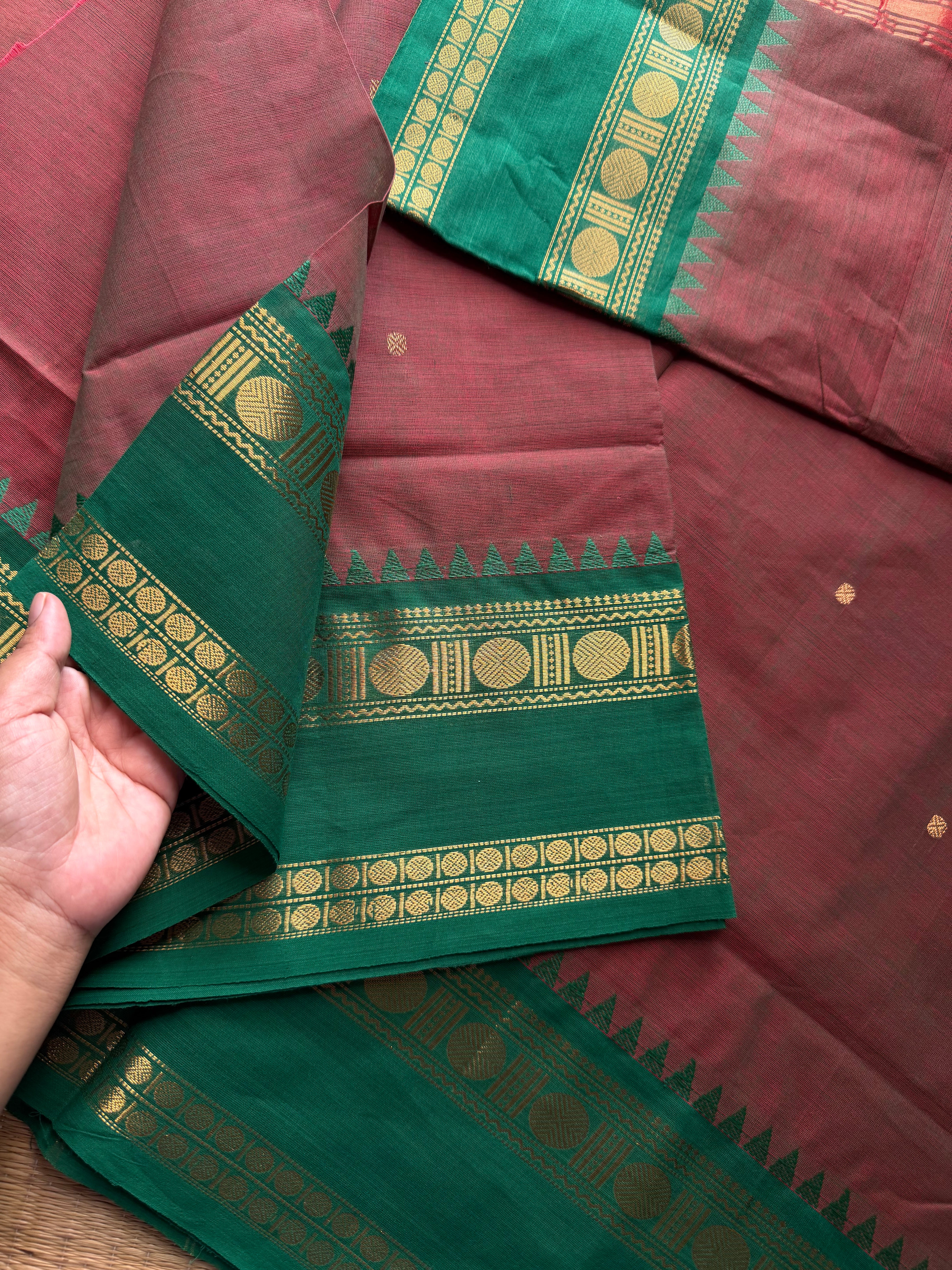 RF810 Dual tone arakku shade Kanchi cotton saree with contrast green border Kanchi cotton saree with handmade golden Zari Buttas