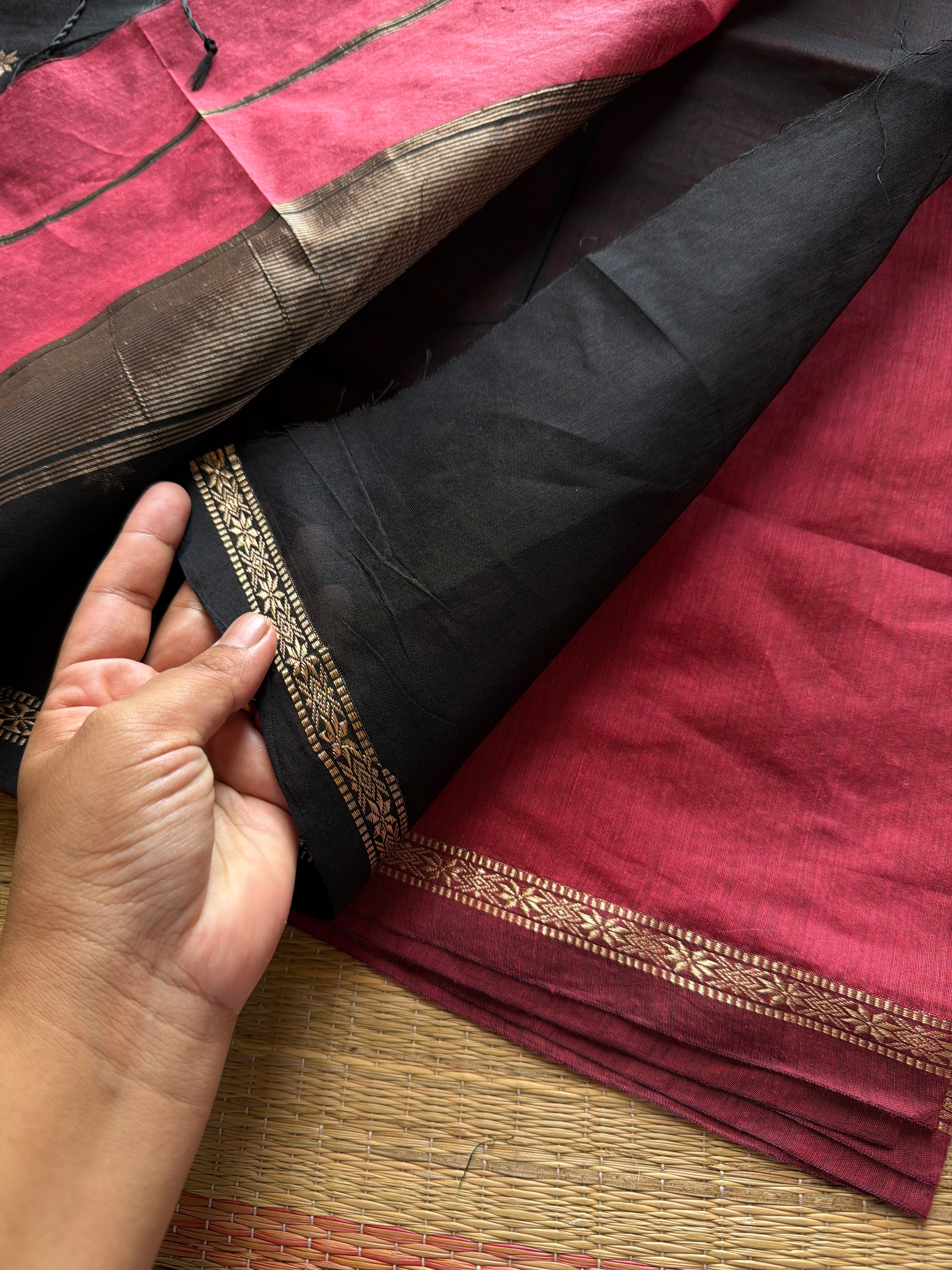 RF575 Dark onion pink Maheshwari semi silk cotton saree with l contrast black combination Pallu and blouse